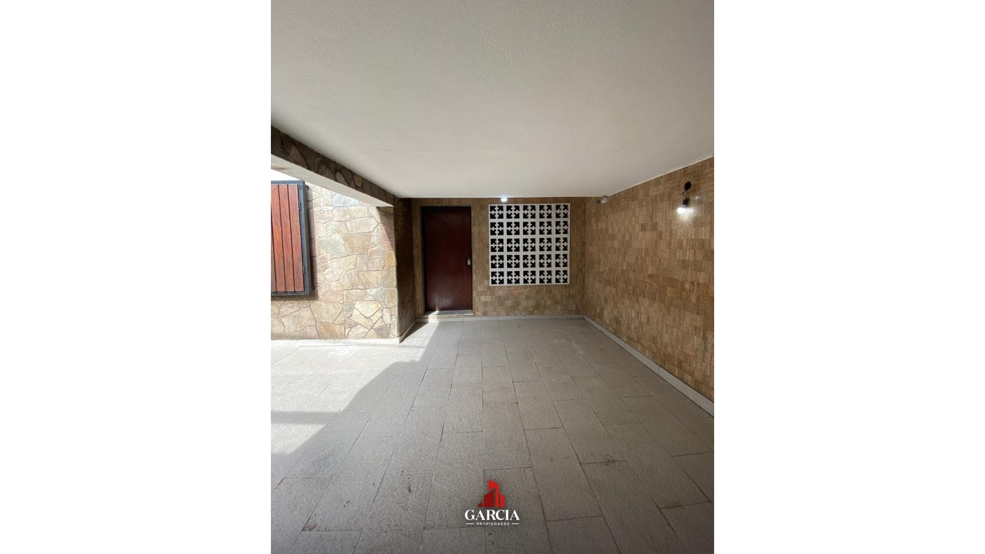 VENDE CASA 7 DORMITORIOS EN BARRIO CAMBA CUA - foto 2