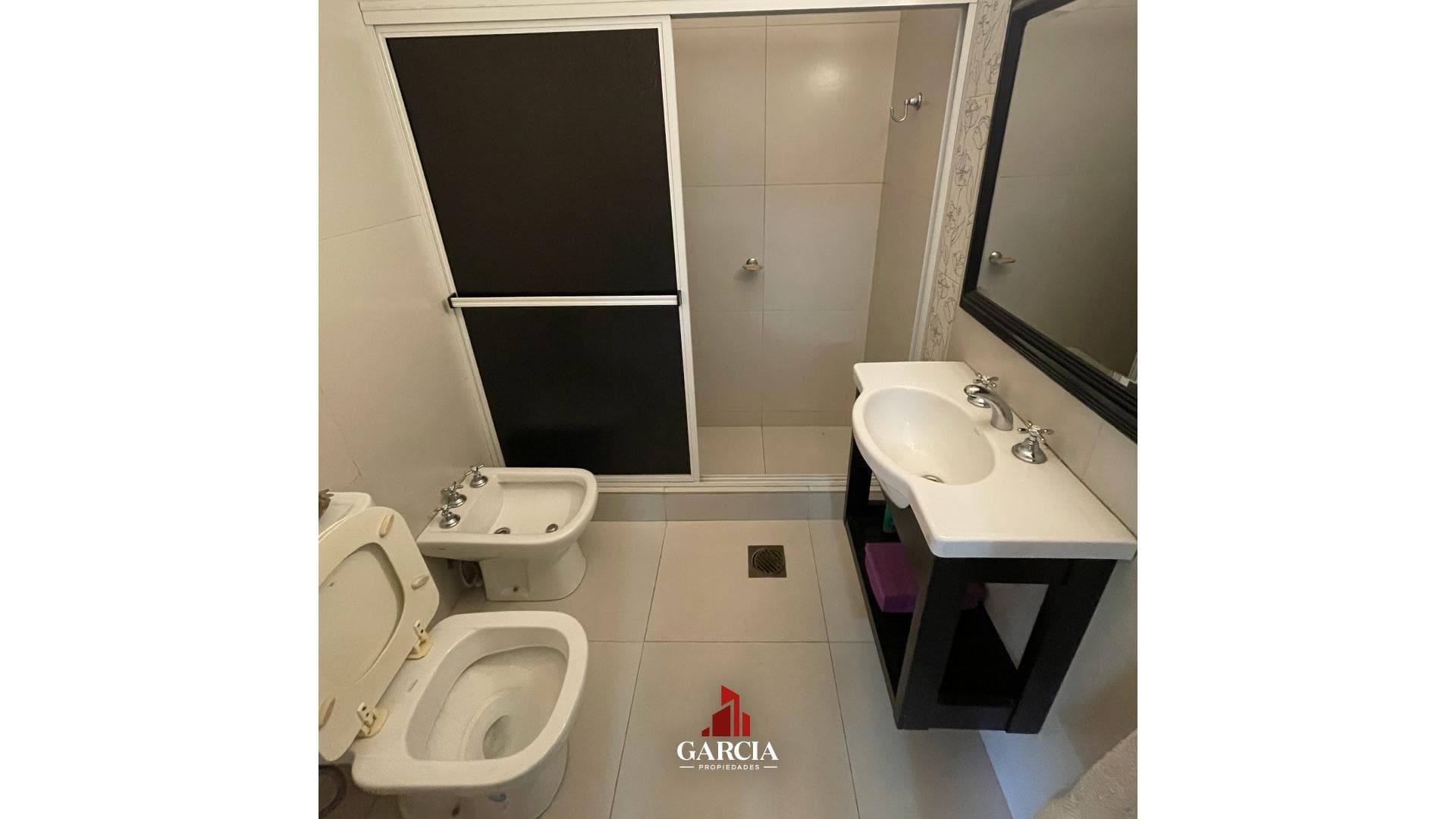 Casa de 2 dormitorios con pileta y con excelente ubicación - foto 2
