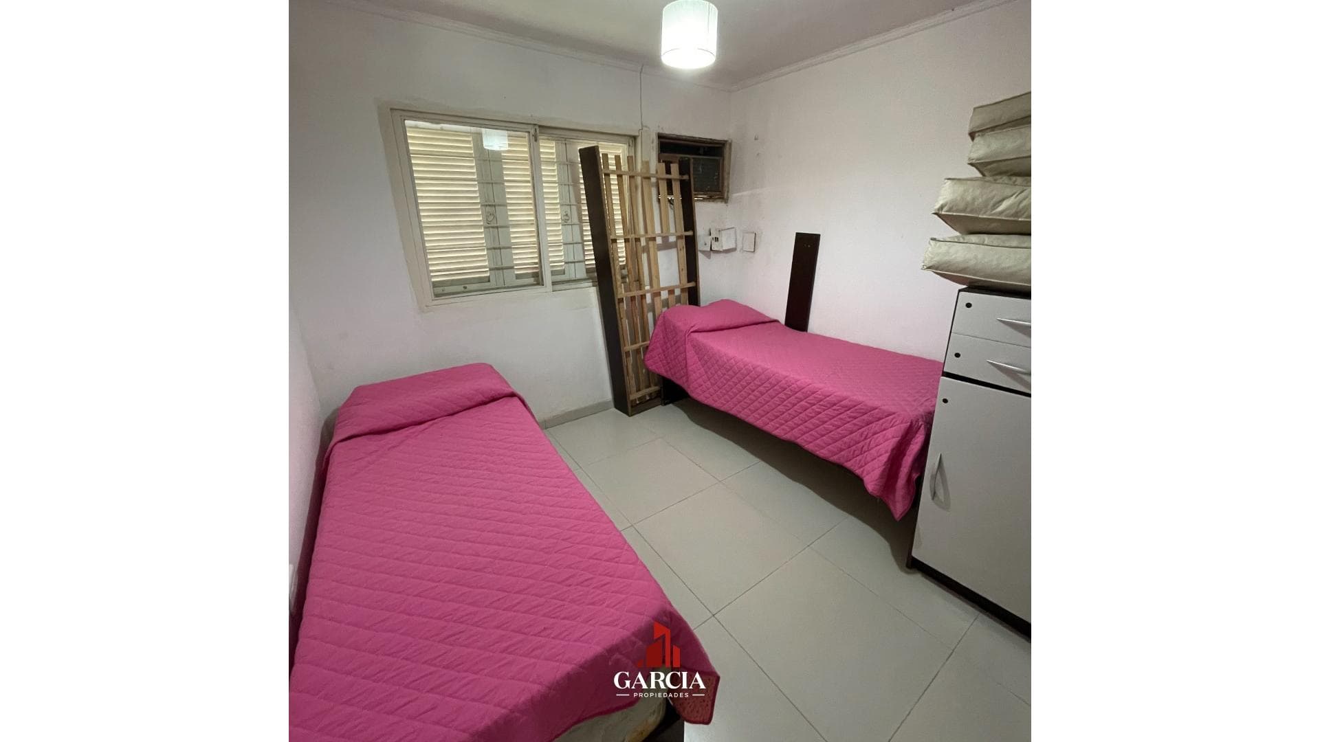 Casa de 2 dormitorios con pileta y con excelente ubicación - foto 3
